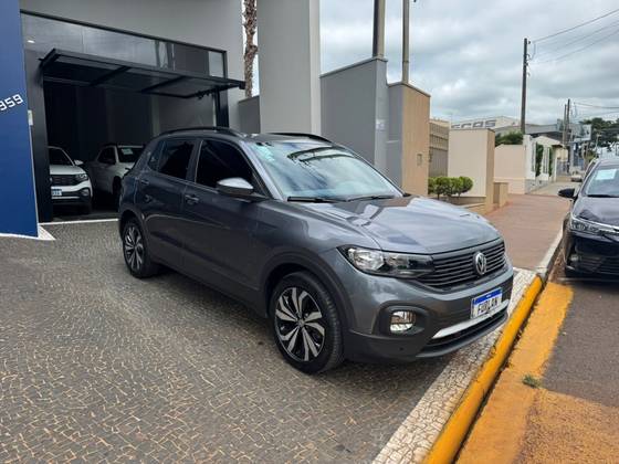 VOLKSWAGEN T-CROSS 1.0 200 TSI TOTAL FLEX AUTOMÁTICO VOLKSWAGEN T-CROSS 1.0 200 TSI TOTAL FLEX AUTOMÁTICO